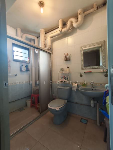 73A Redhill Road, 73A Redhill Road, 3 Bedrooms, 1,238 sqft, HDB Flat For Sale, by Derrick Tang, 500116509 - Common Bathroom - PropertyGuru.com.sg