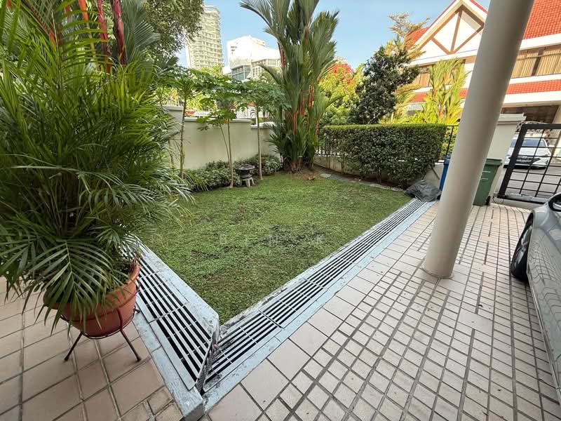 Barker Road, Barker Road, 3 Bedrooms, 2,500 sqft, Corner Terrace For Rent, by Ben K, 500116512 - Exterior - PropertyGuru.com.sg