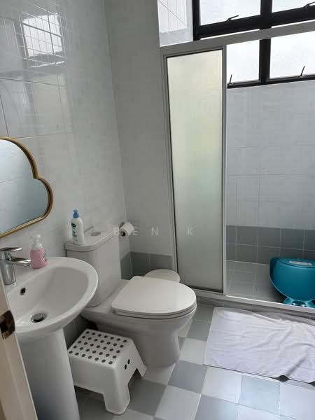 Barker Road, Barker Road, 3 Bedrooms, 2,500 sqft, Corner Terrace For Rent, by Ben K, 500116512 - Bathroom - PropertyGuru.com.sg