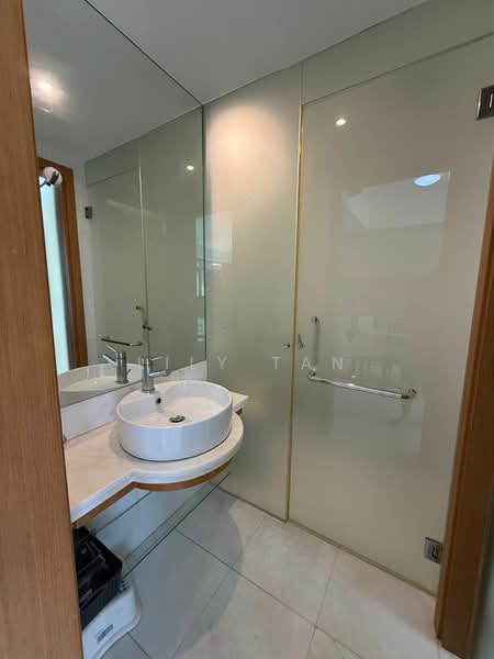 Icon, 10 Gopeng Street, 1 Bedroom, 560 sqft, Apartment For Sale, by Lily Tan, 500116514 - Bathroom - PropertyGuru.com.sg