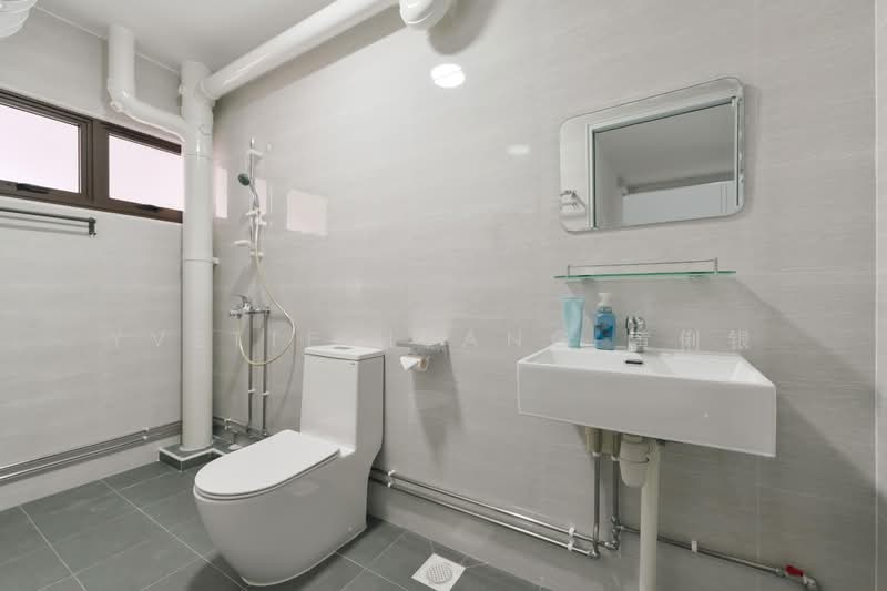 449 Hougang Avenue 10, 449 Hougang Avenue 10, 3 Bedrooms, 1,572 sqft, HDB Flat For Sale, by Yvette Huang 黄俐银, 500116522 - Bathroom - PropertyGuru.com.sg