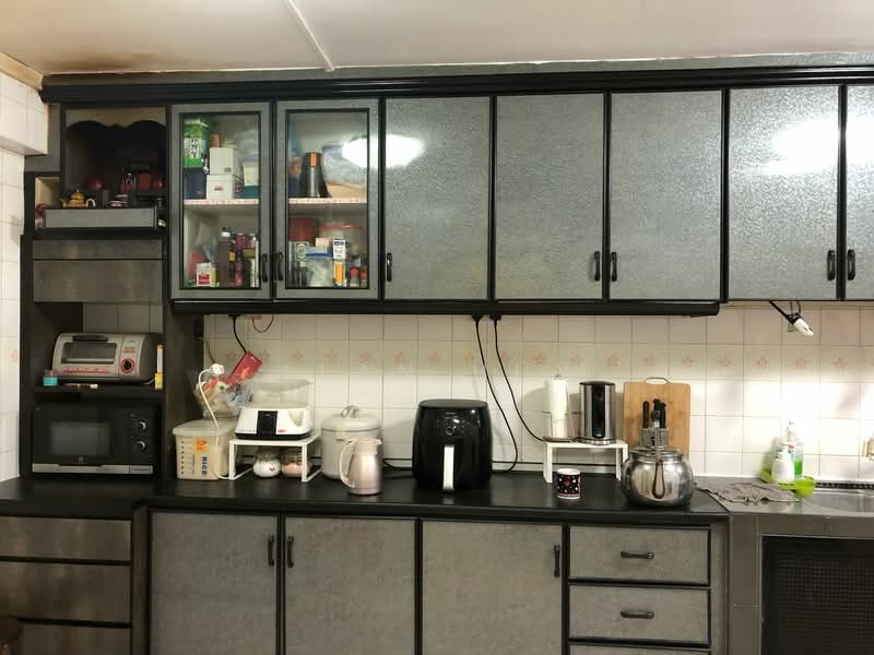 850 Woodlands Street 82, 850 Woodlands Street 82, 6 Bedrooms, 1,894 sqft, HDB Flat For Sale, by Alan Huy, 500116523 - Kitchen - PropertyGuru.com.sg