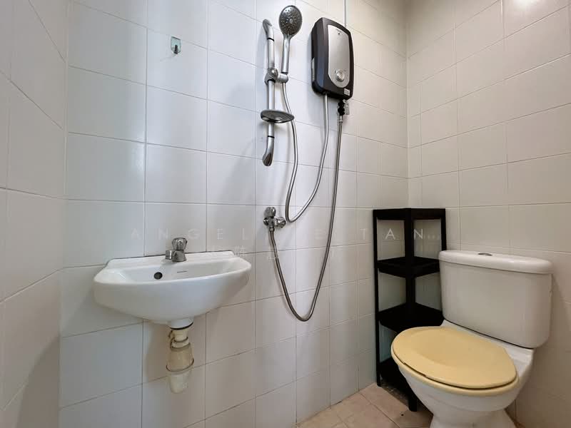 The Quintet, 40 Choa Chu Kang Street 64, Room Rental, 100 sqft, Condominium For Rent, by Angeline Tan (陈慧恩）, 500116529 - Bathroom - PropertyGuru.com.sg