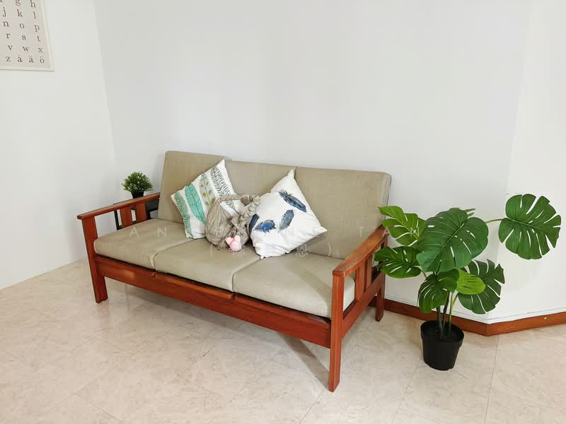 The Quintet, 40 Choa Chu Kang Street 64, Room Rental, 100 sqft, Condominium For Rent, by Angeline Tan (陈慧恩）, 500116529 - Living Room - PropertyGuru.com.sg