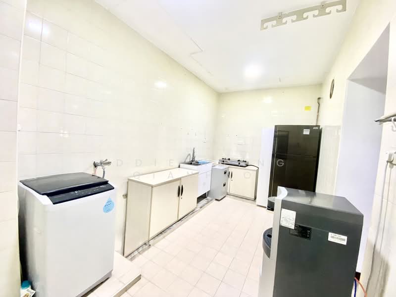 989B Jurong West Street 93, 989B Jurong West Street 93, 3 Bedrooms, 1,227 sqft, HDB Flat For Sale, by Eddie Huang QianHao, 500116545 - Kitchen - PropertyGuru.com.sg