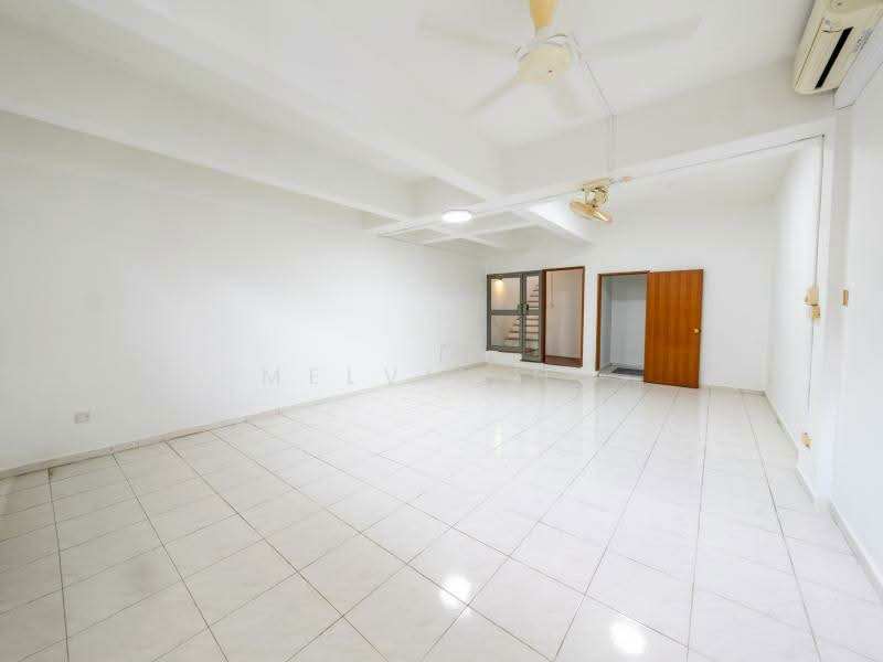 ⭐The Best Value and Lowest P$F in Goodman✅Elevated, Modern, FREEHOLD Semi-D, North Facing | Modern | Elevated | Basement | Pool, 6 Bedrooms, 4,550 sqft, Semi-Detached House For Sale, by Melvin Ng, 500116550 - Living Room - PropertyGuru.com.sg