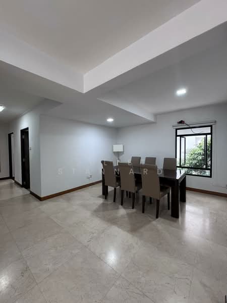 The Dairy Farm, 35 Dairy Farm Road, 4 Bedrooms, 2,142 sqft, Condominium For Rent, by Juliet Stannard, 500116551 - Dining Room - PropertyGuru.com.sg