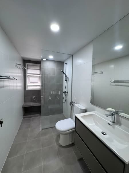 The Dairy Farm, 35 Dairy Farm Road, 4 Bedrooms, 2,142 sqft, Condominium For Rent, by Juliet Stannard, 500116551 - Bathroom - PropertyGuru.com.sg