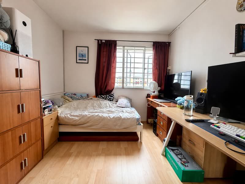 321 Bukit Batok Street 33, 321 Bukit Batok Street 33, 3 Bedrooms, 1,055 sqft, HDB Flat For Sale, by Ying Ying Cheng, 500116554 - Bedroom - PropertyGuru.com.sg