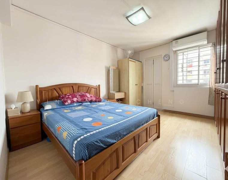 321 Bukit Batok Street 33, 321 Bukit Batok Street 33, 3 Bedrooms, 1,055 sqft, HDB Flat For Sale, by Ying Ying Cheng, 500116554 - Bedroom - PropertyGuru.com.sg