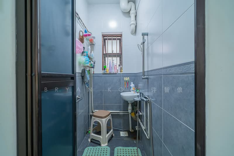78 Yong Siak Street, 78 Yong Siak Street, 3 Bedrooms, 915 sqft, Apartment For Sale, by Bryan Koh 许智俍, 500116559 - Bathroom - PropertyGuru.com.sg