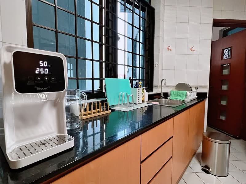 Parc Oasis, 49 Jurong East Avenue 1, Room Rental, 100 sqft, Condominium For Rent, by Angeline Tan (陈慧恩）, 500116562 - Kitchen - PropertyGuru.com.sg