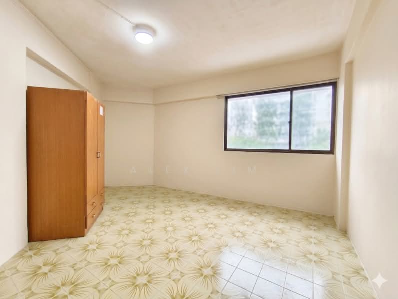 521 Jurong West Street 52, 521 Jurong West Street 52, 3 Bedrooms, 1,011 sqft, HDB Flat For Sale, by Alex Lim, 500116565 - Bedroom - PropertyGuru.com.sg