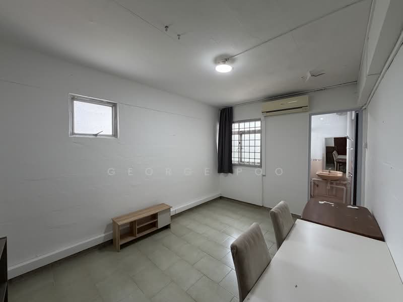 706 Yishun Avenue 5, 706 Yishun Avenue 5, 3 Bedrooms, 1,001 sqft, HDB Flat For Sale, by George Poo, 500116568 - Living Room - PropertyGuru.com.sg