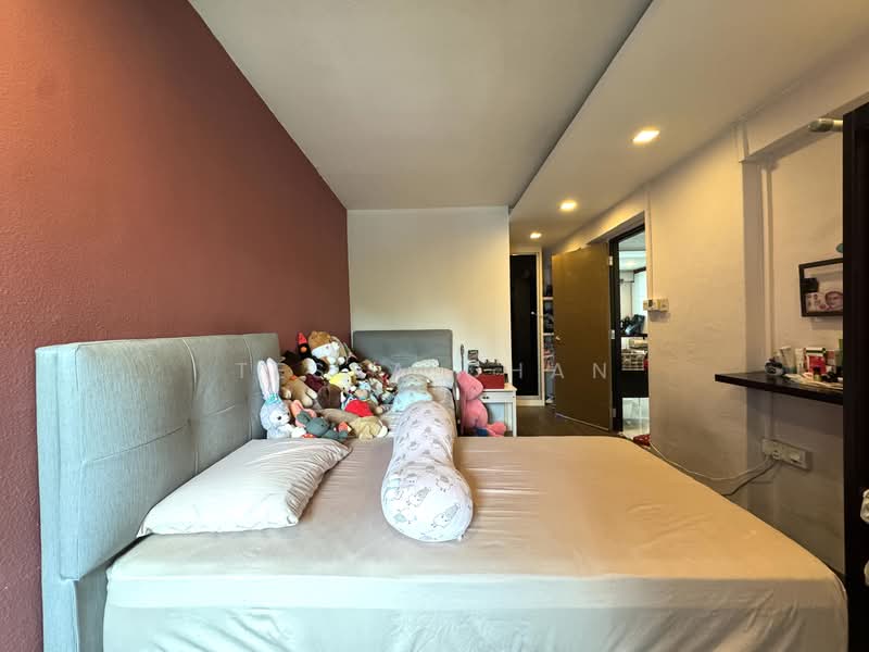 343 Clementi Avenue 5, 343 Clementi Avenue 5, 2 Bedrooms, 721 sqft, HDB Flat For Sale, by Tessa Chan, 500116570 - Bedroom - PropertyGuru.com.sg