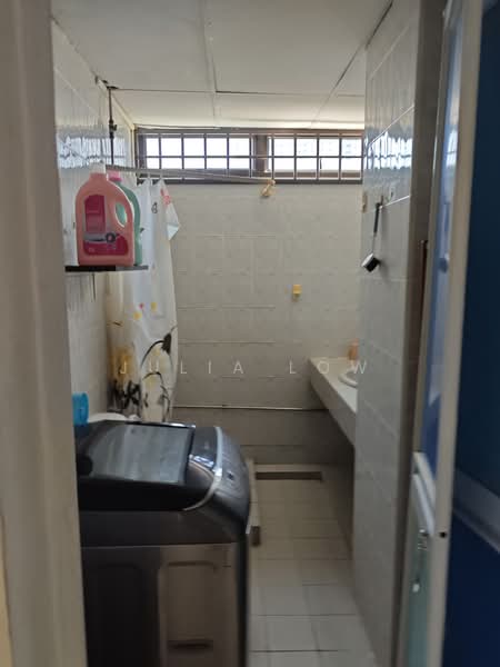 Jalan Besar Plaza, 101 Kitchener Road, 2 Bedrooms, 457 sqft, Apartment For Rent, by Julia Low, 500116576 - Bathroom - PropertyGuru.com.sg