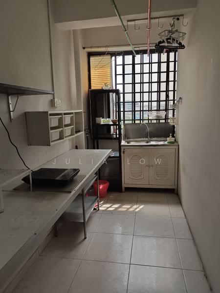 Jalan Besar Plaza, 101 Kitchener Road, 2 Bedrooms, 457 sqft, Apartment For Rent, by Julia Low, 500116576 - Kitchen - PropertyGuru.com.sg