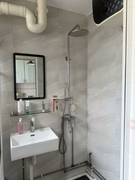 103 Teck Whye Lane, 103 Teck Whye Lane, 3 Bedrooms, 107 sqft, HDB Flat For Sale, by Suhaimi Dawood, 500116586 - Bathroom - PropertyGuru.com.sg