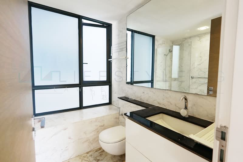 The Trizon, 8 Ridgewood Close, 2 Bedrooms, 1,044 sqft, Condominium For Rent, by Lawrence Teo (赵世廷), 500116609 - Bathroom 1 - PropertyGuru.com.sg