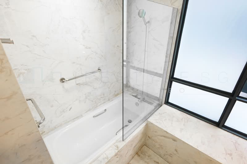 The Trizon, 8 Ridgewood Close, 2 Bedrooms, 1,044 sqft, Condominium For Rent, by Lawrence Teo (赵世廷), 500116609 - Bathroom 1 - PropertyGuru.com.sg