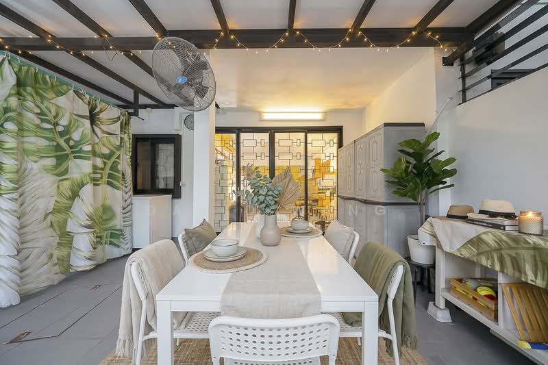 elite park avenue, Elite Park Avenue, 4 Bedrooms, 3,200 sqft, Terraced House For Sale, by David Wang, 500116617 - Dining Room - PropertyGuru.com.sg