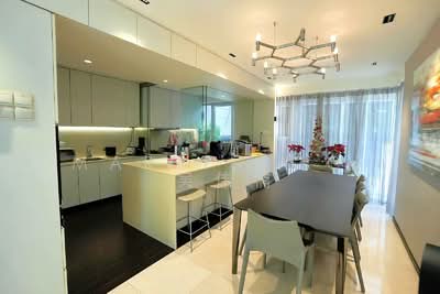 For Sale - 💎NEWLY UPGRADED House ‼️ Walk to NYPS near MRT 💎 Modern with POOL 💎