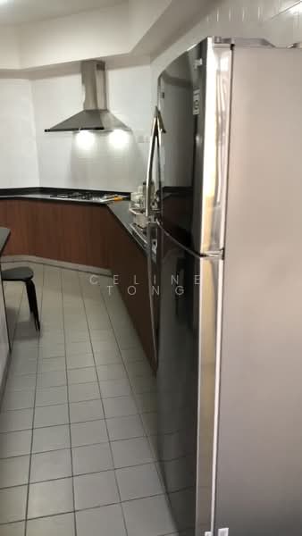 Fernwood Towers, 24 Fernwood Terrace, 3 Bedrooms, 1,647 sqft, Condominium For Rent, by Celine Tong, 500116634 - Kitchen - PropertyGuru.com.sg