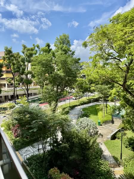 Parksuites, 18 Holland Grove Road, 2 Bedrooms, 786 sqft, Condominium For Rent, by Lee Yoong Tai Esther, 500116637 - Exterior - PropertyGuru.com.sg