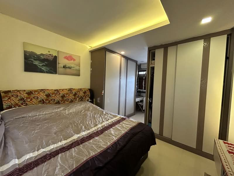 346 Tampines Street 33, 346 Tampines Street 33, 3 Bedrooms, 1,162 sqft, HDB Flat For Sale, by Joel Tan, 500116645 - Bedroom - PropertyGuru.com.sg