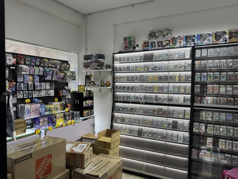 Ground floor shop + residential upstairs unit for rent at Toa Payoh, Toa payoh Lor 7, 800 sqft, Shop / Shophouse For Rent, by Sulwyn Ong, 500116651 - Interior - CommercialGuru.com.sg