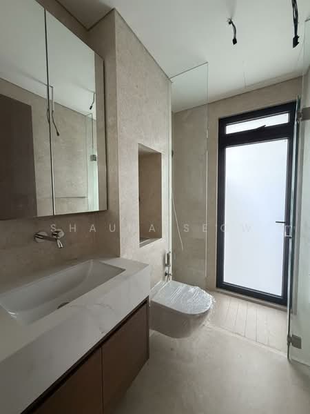 Brand New 3.5 Storey FREEHOLD Detached! Last Unit on Palm Road!, Palm Road, 6 Bedrooms, 8,997 sqft, Detached House For Sale, by Shauna Seow, 500116654 - Bathroom - PropertyGuru.com.sg