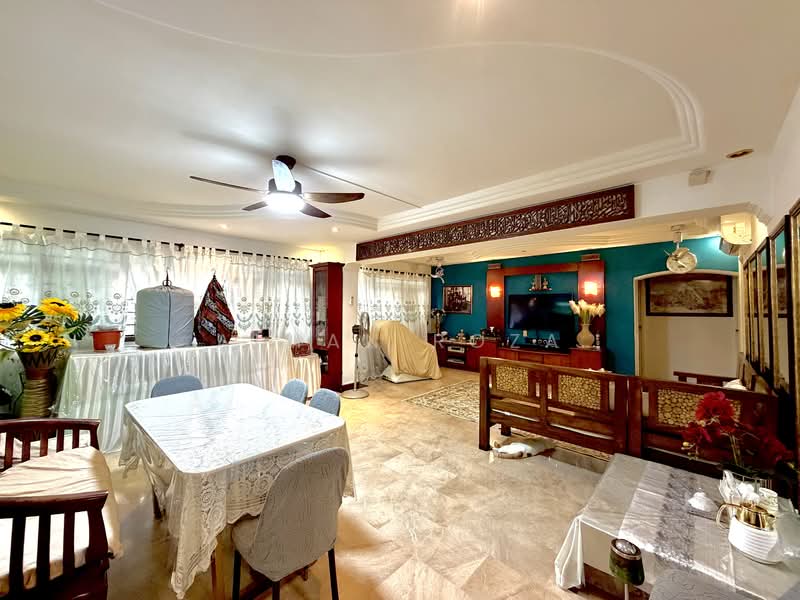 946 Hougang Street 92, 946 Hougang Street 92, 3 Bedrooms, 1,302 sqft, HDB Flat For Sale, by Aiman Roza, 500116657 - Living Room - PropertyGuru.com.sg