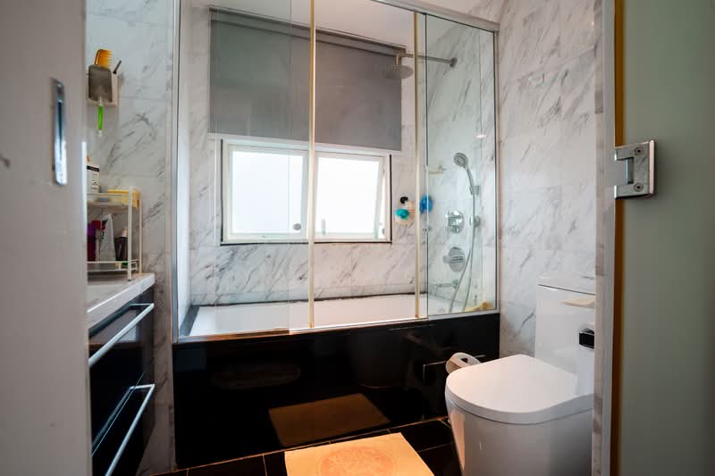 Horizon Green, 715 Ang Mo Kio Avenue 2, 6 Bedrooms, 3,197 sqft, Terraced House For Sale, by Ryan Heng, 500116660 - Bathroom - PropertyGuru.com.sg