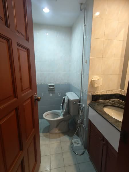 Simsville, 2 Geylang East Avenue 2, Room Rental, 200 sqft, Condominium For Rent, by Alan Huy, 500116676 - Bathroom - PropertyGuru.com.sg