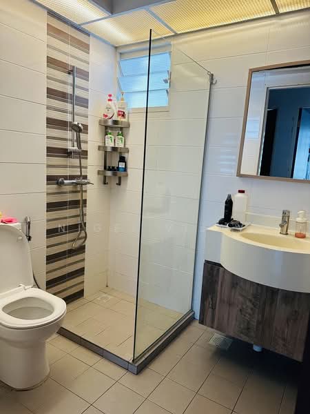663B Punggol Drive, 663B Punggol Drive, 3 Bedrooms, 1,184 sqft, HDB Flat For Sale, by Nigel Vijay, 500116678 - Bathroom - PropertyGuru.com.sg