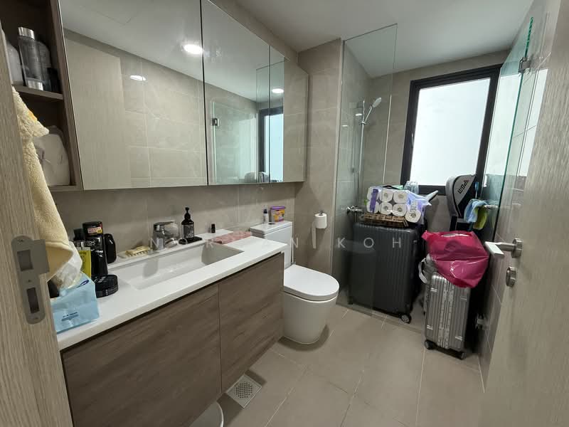 Treasure at Tampines, 49 Tampines Lane, 3 Bedrooms, 915 sqft, Condominium For Rent, by Norman Koh, 500116692 - Bathroom - PropertyGuru.com.sg