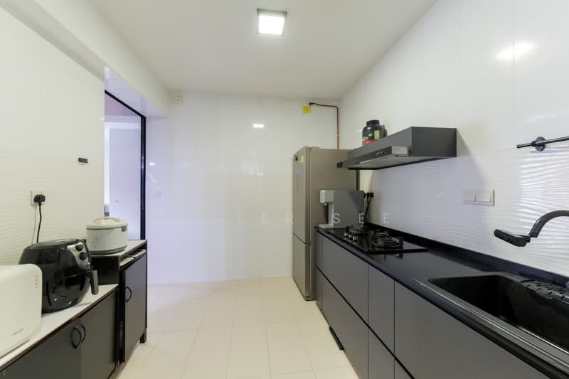 439C Bukit Batok West Avenue 8, 439C Bukit Batok West Avenue 8, 3 Bedrooms, 1,001 sqft, HDB Flat For Sale, by Lester See, 500116696 - Kitchen - PropertyGuru.com.sg