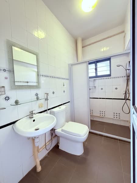 468A Admiralty Drive, 468A Admiralty Drive, 4 Bedrooms, 1,474 sqft, HDB Flat For Sale, by Grace Yeo Leng Leng 杨凌凌, 500116713 - Common Bathroom - PropertyGuru.com.sg