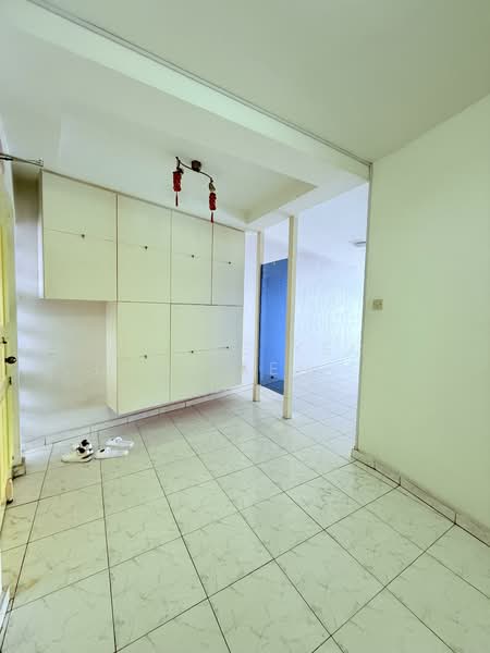 468A Admiralty Drive, 468A Admiralty Drive, 4 Bedrooms, 1,474 sqft, HDB Flat For Sale, by Grace Yeo Leng Leng 杨凌凌, 500116713 - Entrance with Shoe Cabinet - PropertyGuru.com.sg