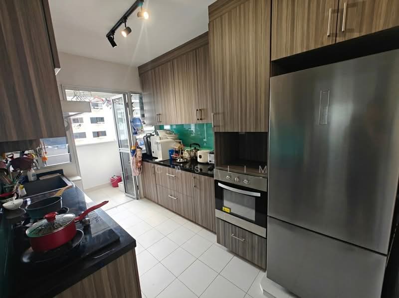 376C Hougang Street 32, 376C Hougang Street 32, 3 Bedrooms, 990 sqft, HDB Flat For Sale, by Lucas Lim, 500116721 - Kitchen - PropertyGuru.com.sg