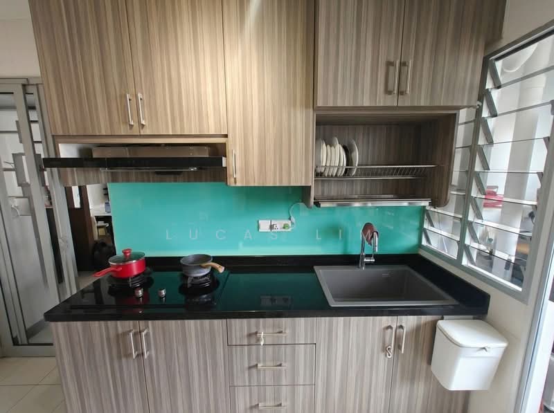 376C Hougang Street 32, 376C Hougang Street 32, 3 Bedrooms, 990 sqft, HDB Flat For Sale, by Lucas Lim, 500116721 - Kitchen - PropertyGuru.com.sg