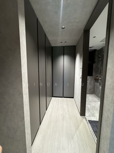 1 km to CHIJ OUR LADY QUEEN OF PEACE, , 4 Bedrooms, 1,518 sqft, Condominium For Sale, by Linda Lau, 500116725 - Walk in wardrobe in master - PropertyGuru.com.sg