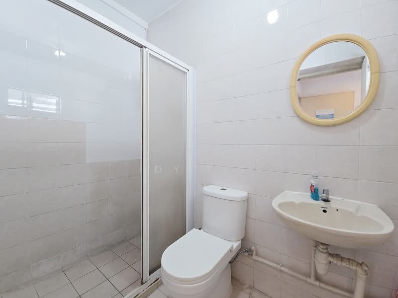 546 Woodlands Drive 16, 546 Woodlands Drive 16, 3 Bedrooms, 1,076 sqft, HDB Flat For Sale, by Idy Tee, 500116726 - Bathroom - PropertyGuru.com.sg