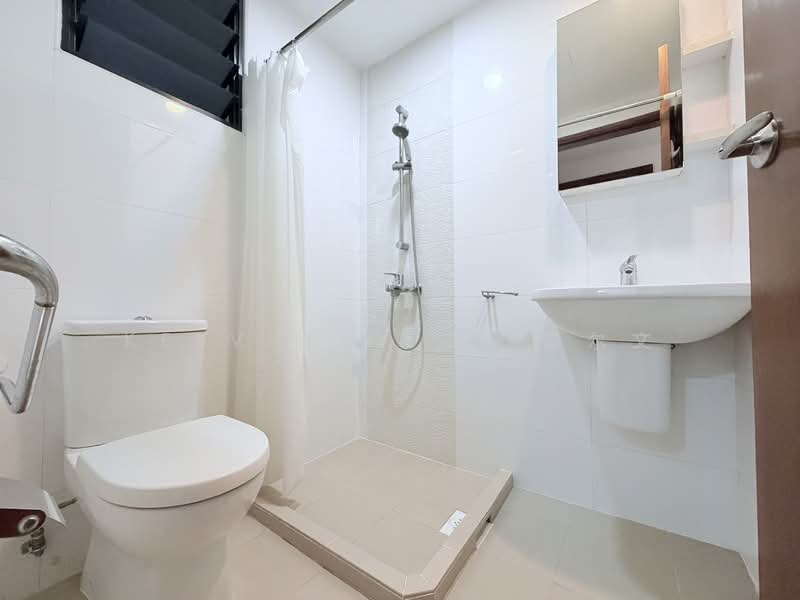 Tanglin View, 152 Prince Charles Crescent, 2 Bedrooms, 1,130 sqft, Condominium For Sale, by Kelvin Neo  凯尔文, 500116738 - Bathroom - PropertyGuru.com.sg