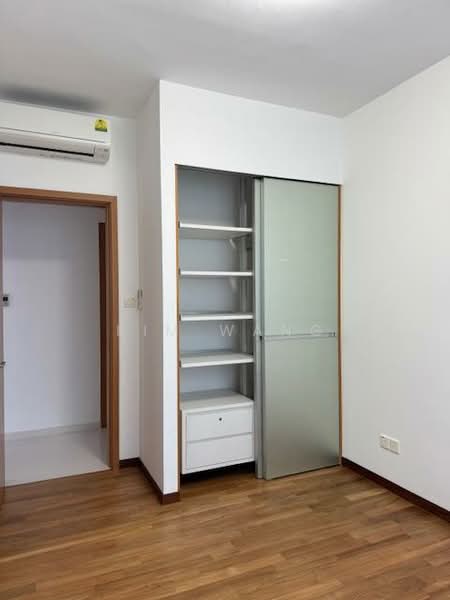 The Esta, 35 Amber Gardens, 3 Bedrooms, 1,345 sqft, Condominium For Sale, by Kim Wang, 500116743 - 2nd/3rd bedroom wardrobe - PropertyGuru.com.sg