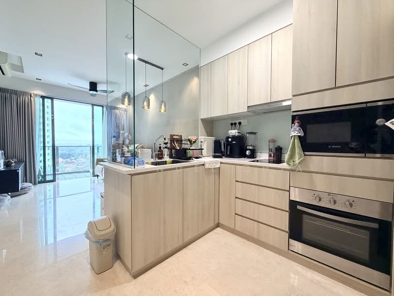 Thomson Three, 43 Bright Hill Drive, 2 Bedrooms, 732 sqft, Condominium For Sale, by Emmanuel Chia, 500116754 - Kitchen - PropertyGuru.com.sg