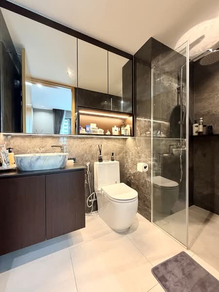 Thomson Three, 43 Bright Hill Drive, 2 Bedrooms, 732 sqft, Condominium For Sale, by Emmanuel Chia, 500116754 - Bathroom - PropertyGuru.com.sg