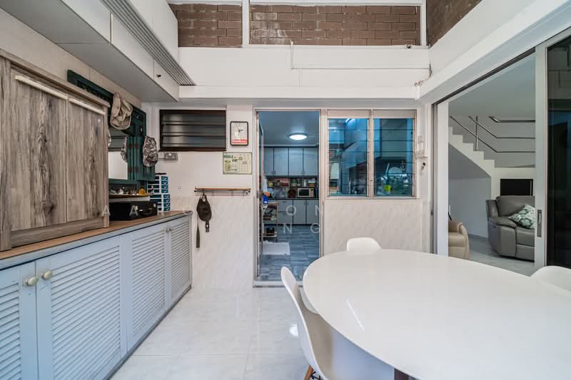 101 Pasir Ris Street 12, 101 Pasir Ris Street 12, 4 Bedrooms, 1,571 sqft, HDB Flat For Sale, by Aaron Yong Wei Ming, 500116758 - Kitchen - PropertyGuru.com.sg
