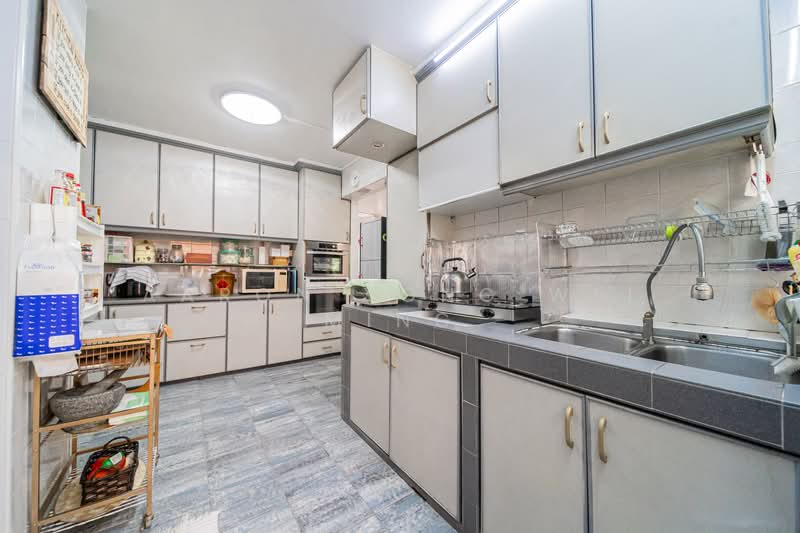 101 Pasir Ris Street 12, 101 Pasir Ris Street 12, 4 Bedrooms, 1,571 sqft, HDB Flat For Sale, by Aaron Yong Wei Ming, 500116758 - Kitchen - PropertyGuru.com.sg