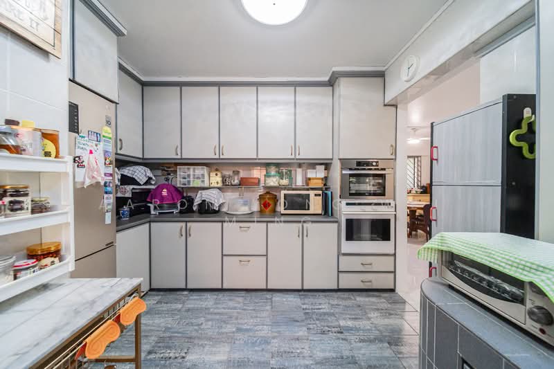101 Pasir Ris Street 12, 101 Pasir Ris Street 12, 4 Bedrooms, 1,571 sqft, HDB Flat For Sale, by Aaron Yong Wei Ming, 500116758 - Kitchen - PropertyGuru.com.sg